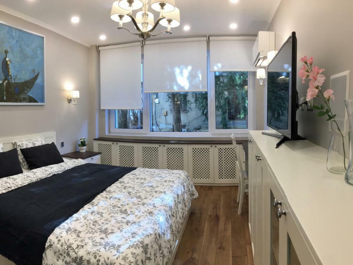 A Luxury With Patio And Bbq סופיה