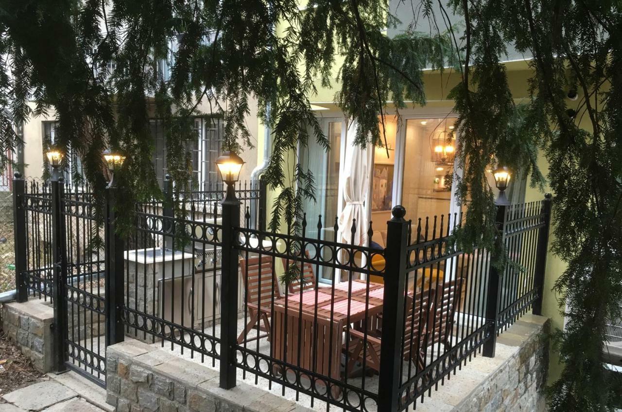 A Luxury With Patio And Bbq Апартамент