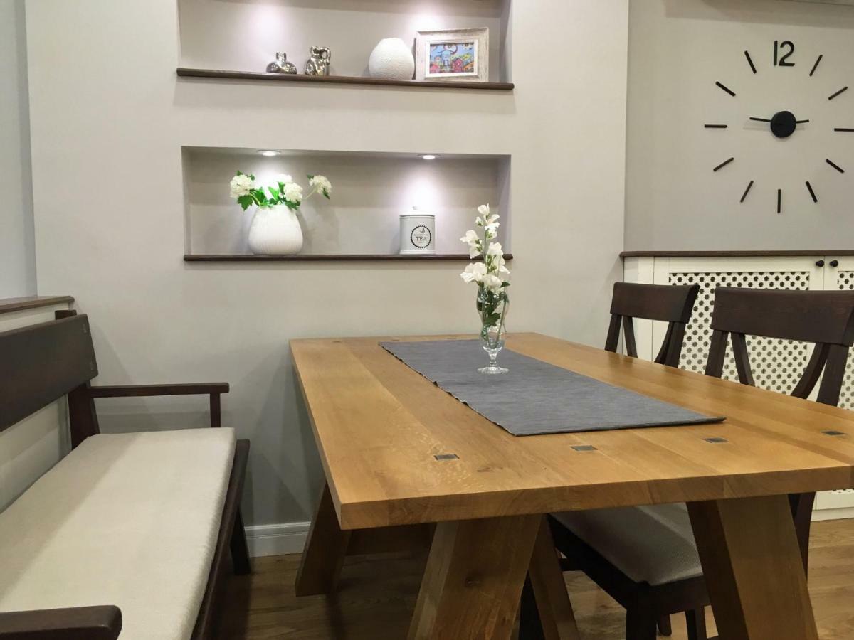 A Luxury With Patio And Bbq Апартамент